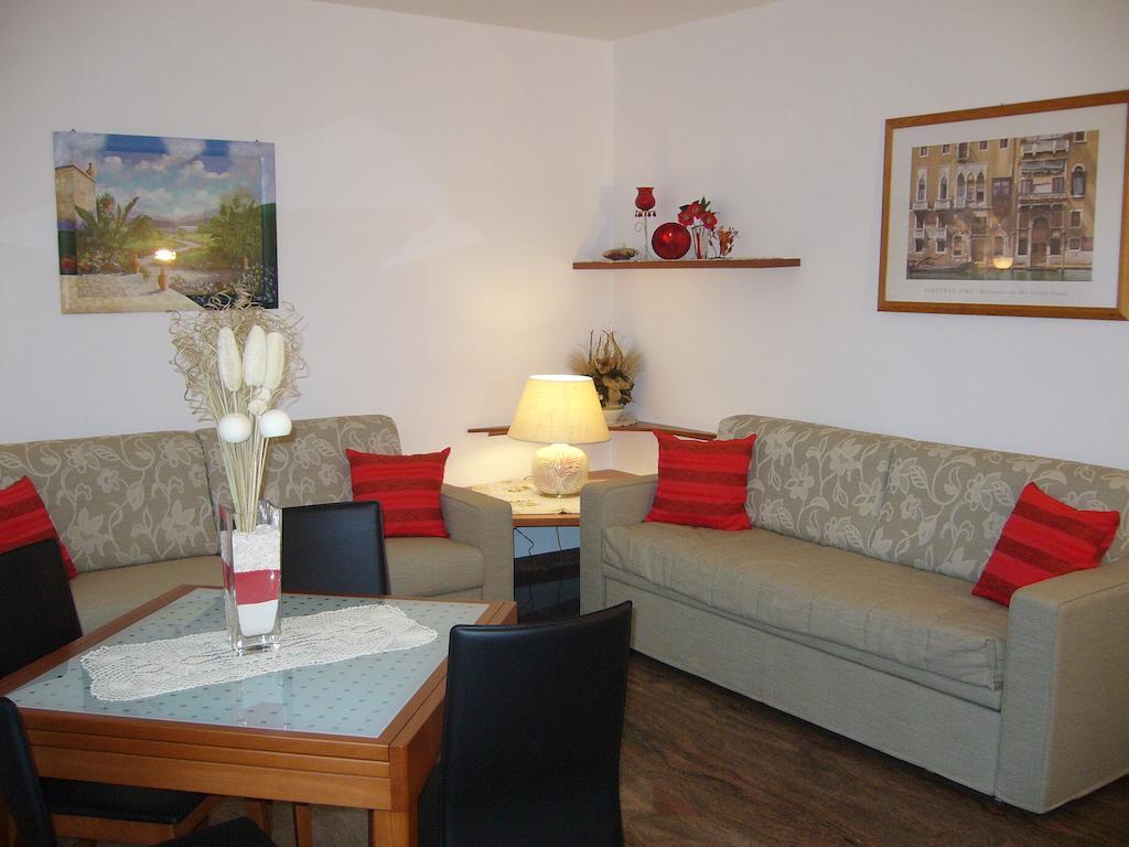 Aparthotel Feeling At Home كاستينازو الغرفة الصورة