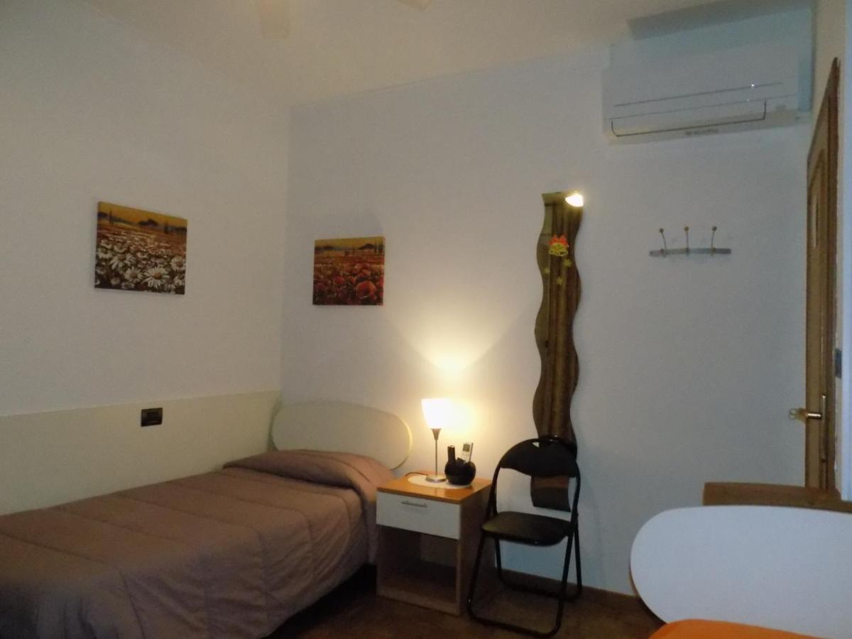 Aparthotel Feeling At Home كاستينازو المظهر الخارجي الصورة